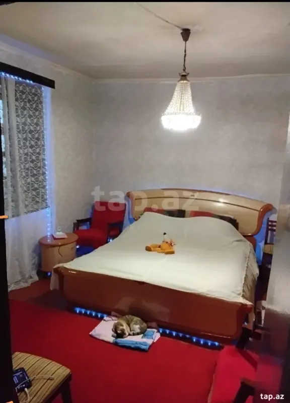Satılır 4 otaqlı mənzil 320 m²