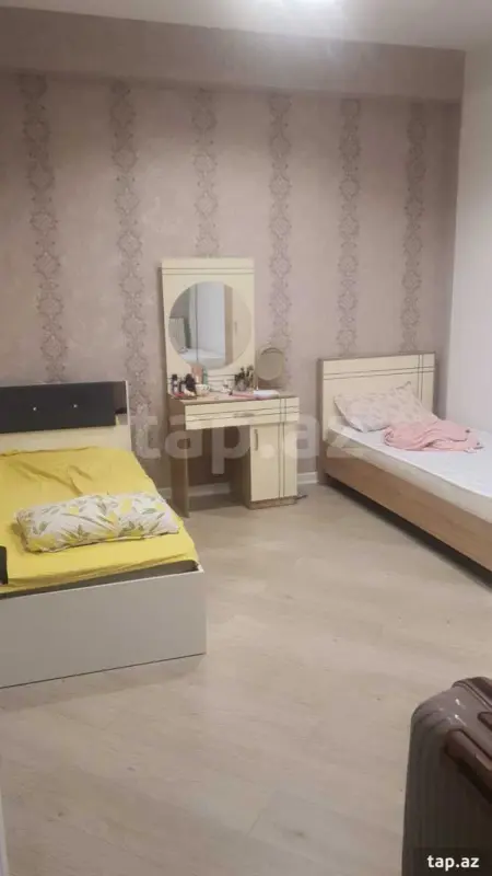 Kirayə verilir 4 otaqlı yeni tikili 218 m²