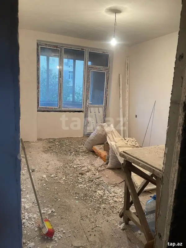 Satılır 4 otaqlı mənzil 100 m²