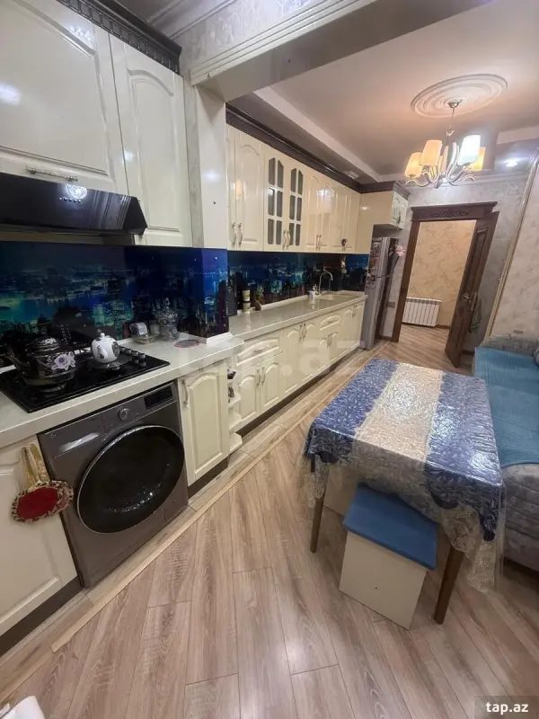 Satılır 5 otaqlı mənzil 110 m²