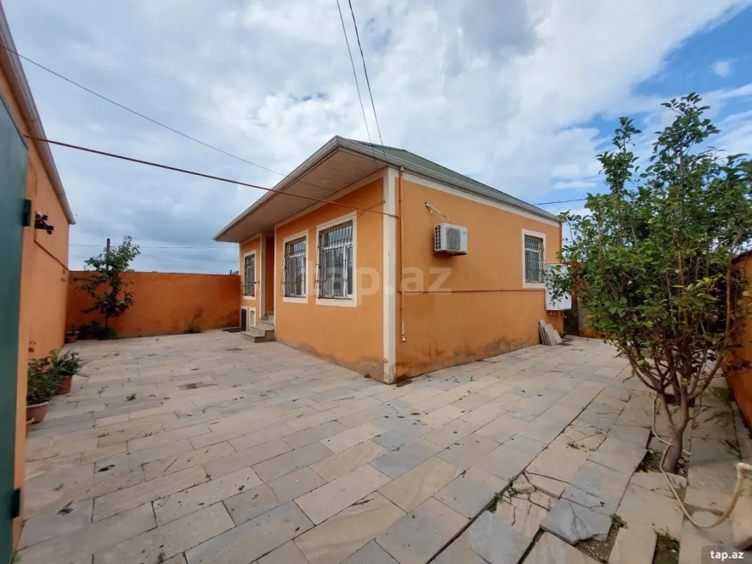 Satılır 3 otaqlı həyət evi 220 m²