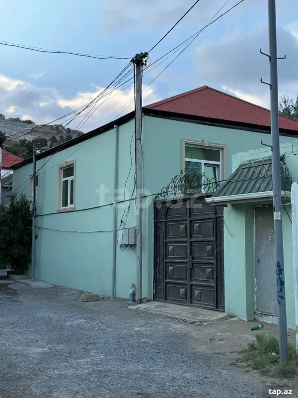 Satılır 4 otaqlı həyət evi 100 m²