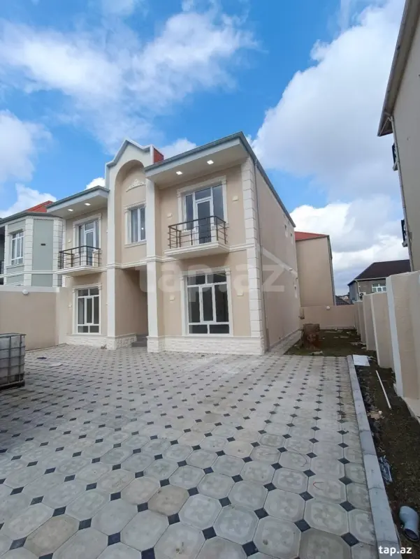 Satılır 5 otaqlı həyət evi 200 m²