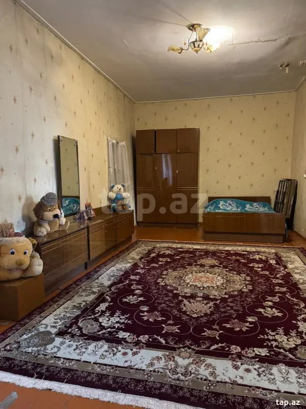 Satılır 7 otaqlı həyət evi 200 m²