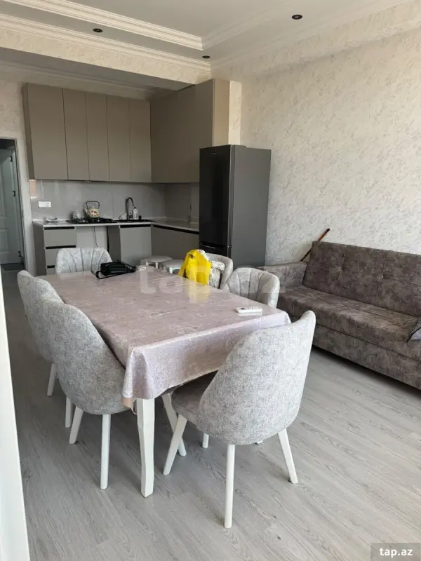 Kirayə verilir 3 otaqlı yeni tikili 80 m²