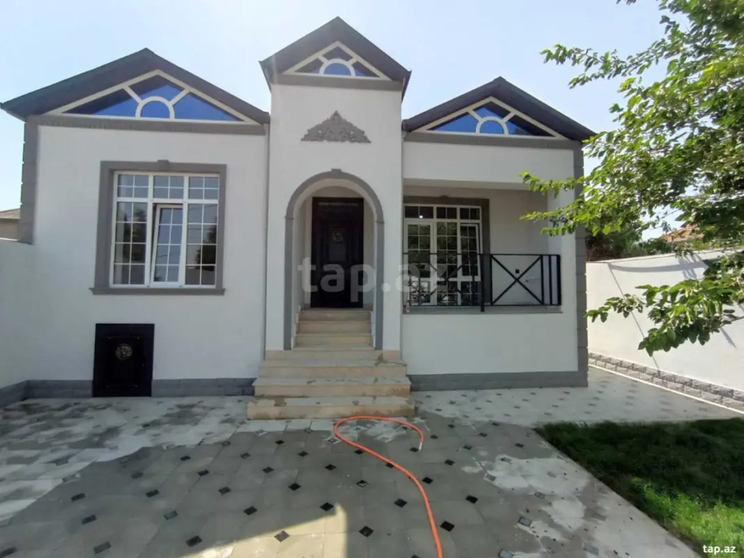 Satılır 4 otaqlı həyət evi 100 m²