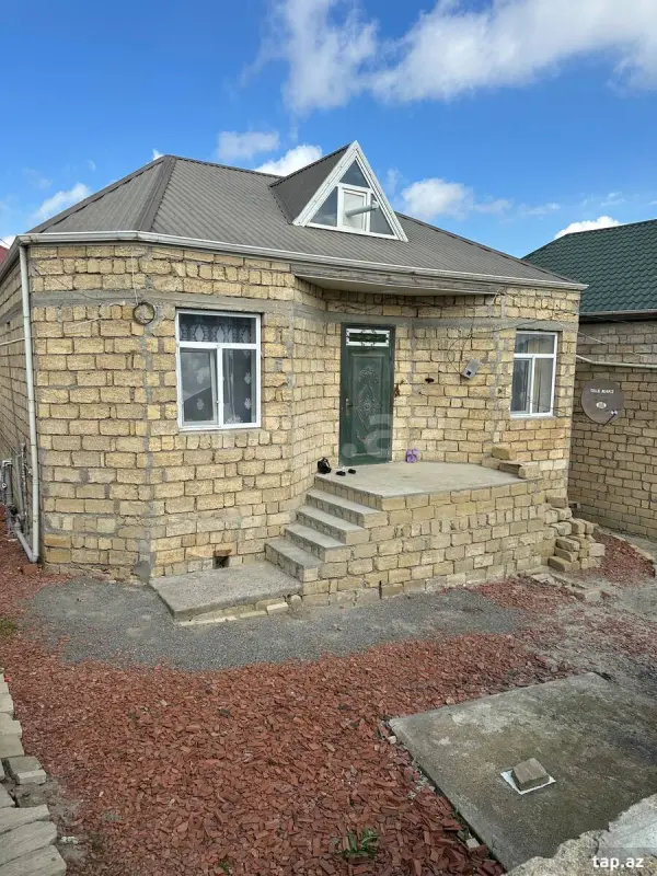 Satılır 3 otaqlı həyət evi 100 m²