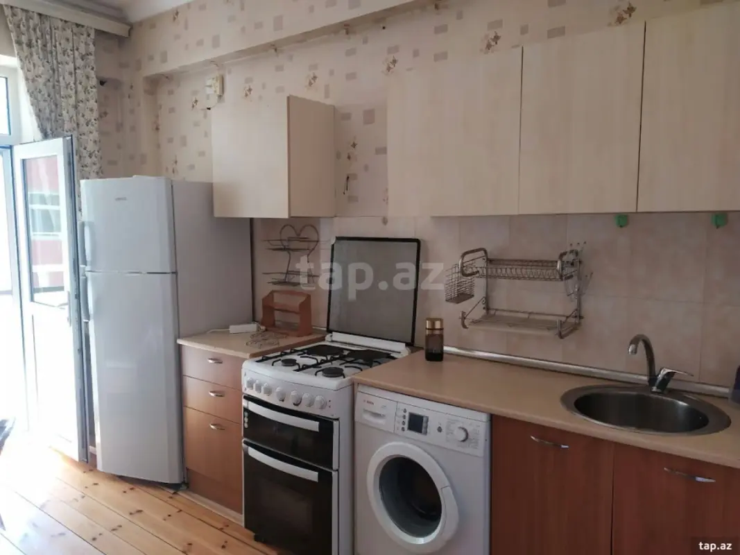 Kirayə verilir 3 otaqlı yeni tikili 115 m²