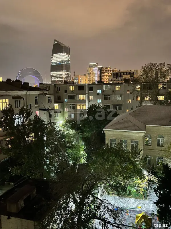 Satılır 4 otaqlı mənzil 100 m²