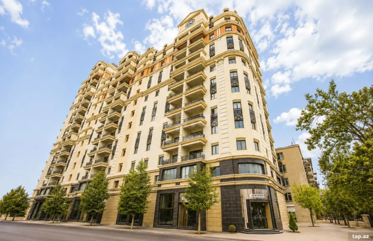 Satılır 5 otaqlı yeni tikili 280 m²