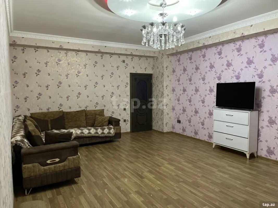 Kirayə verilir 4 otaqlı yeni tikili 152 m²