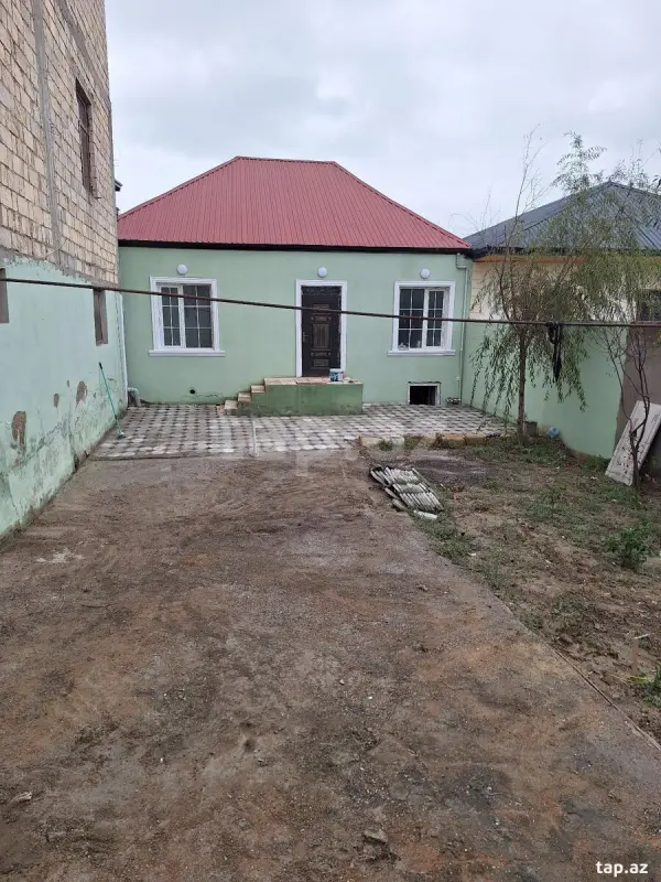 Satılır 4 otaqlı həyət evi 100 m²
