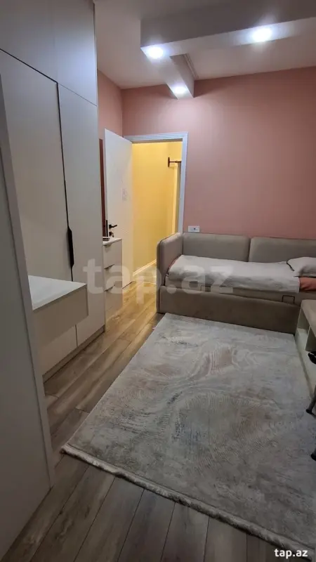Satılır 4 otaqlı mənzil 93 m²