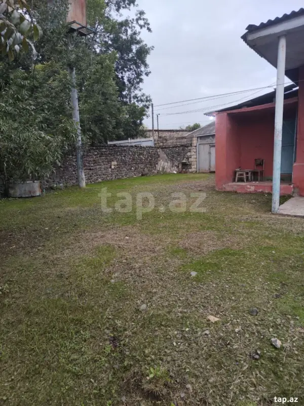 Satılır 2 otaqlı həyət evi 1200 m²