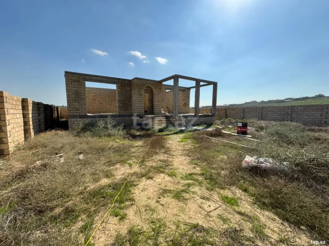 Satılır 5 otaqlı həyət evi 200 m²