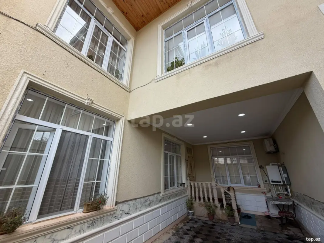 Satılır 6 otaqlı həyət evi 160 m²