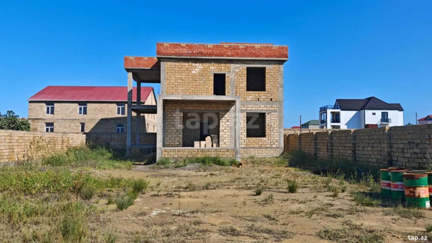 Satılır 8 otaqlı həyət evi 308 m²