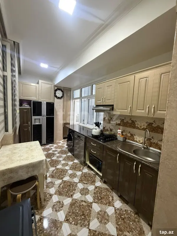 Satılır 3 otaqlı yeni tikili 70 m²