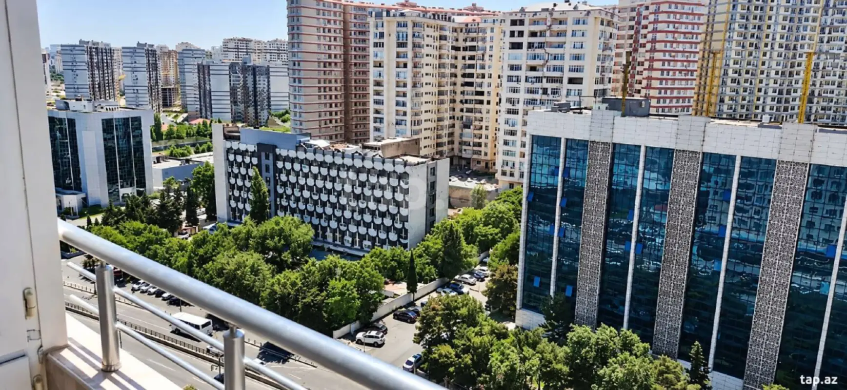 Satılır 3 otaqlı yeni tikili 125 m²