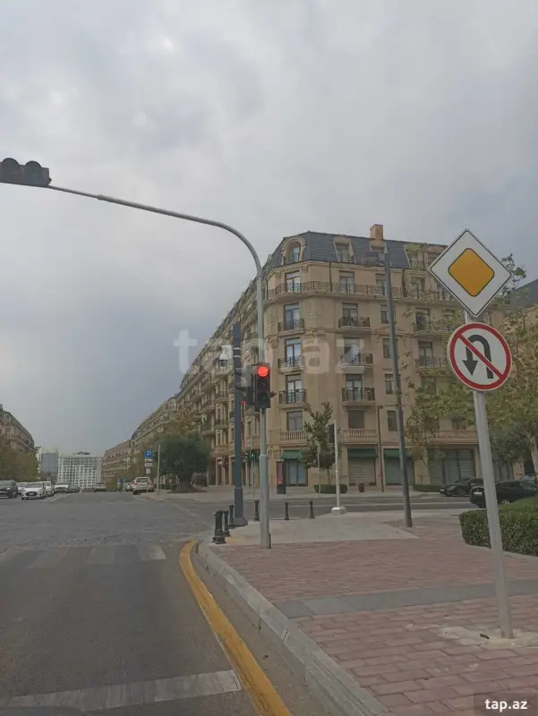 Satılır 4 otaqlı yeni tikili 161 m²