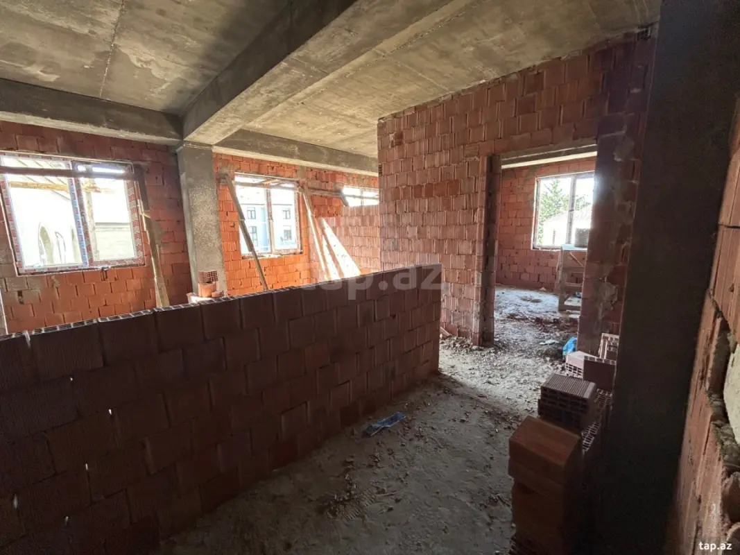 Satılır 3 otaqlı yeni tikili 80 m²