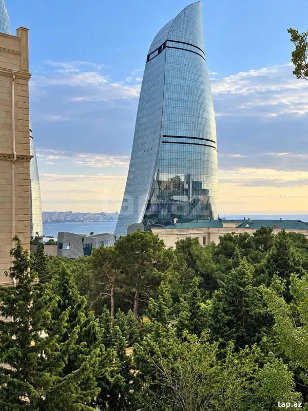 Satılır 3 otaqlı mənzil 95 m²