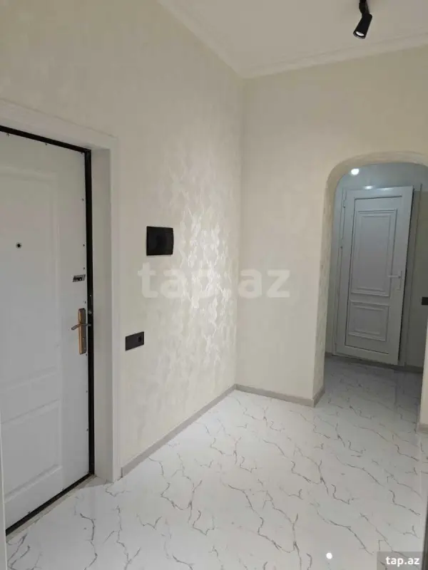 Satılır 3 otaqlı yeni tikili 85 m²