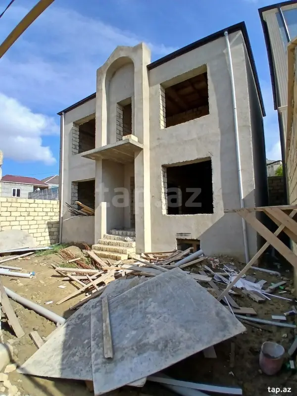 Satılır 4 otaqlı həyət evi 135 m²