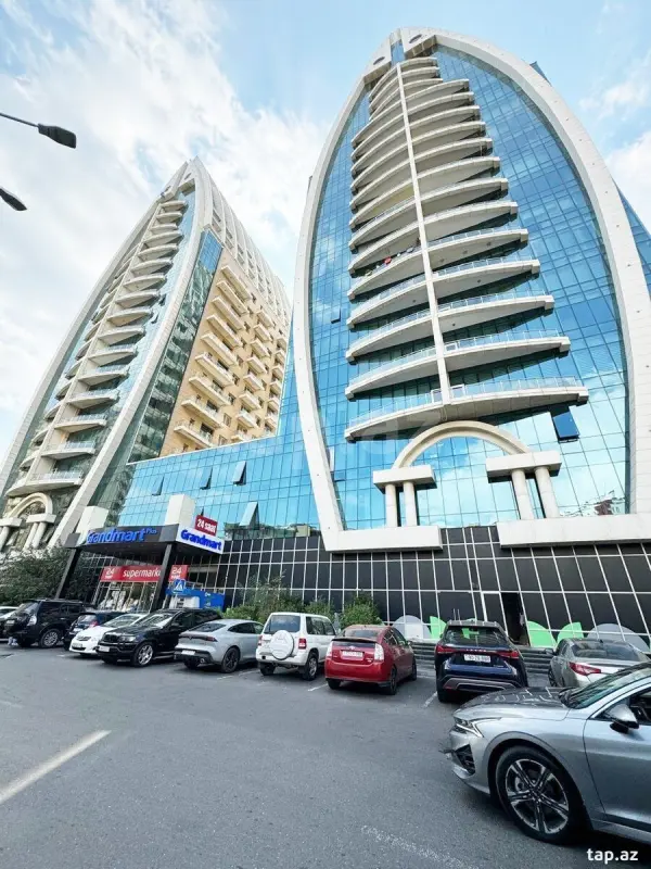Satılır 3 otaqlı yeni tikili 148 m²