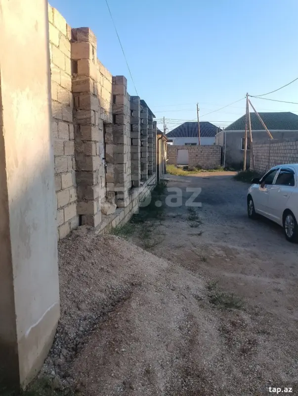 Satılır 12 otaqlı həyət evi 320 m²