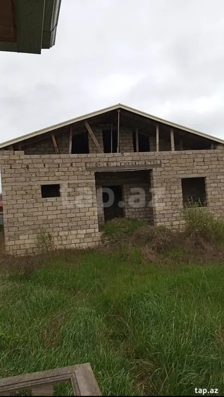 Satılır 5 otaqlı həyət evi 156 m²