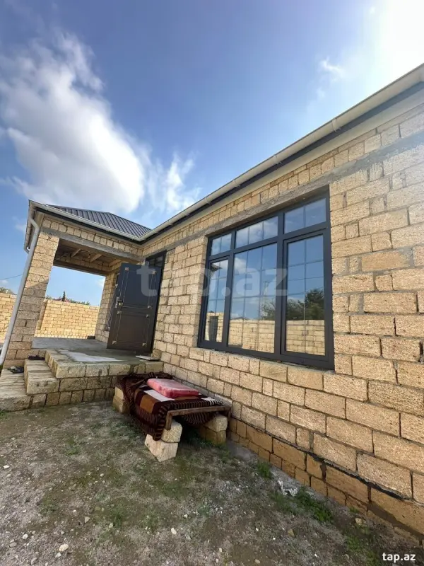 Satılır 4 otaqlı həyət evi 400 m²