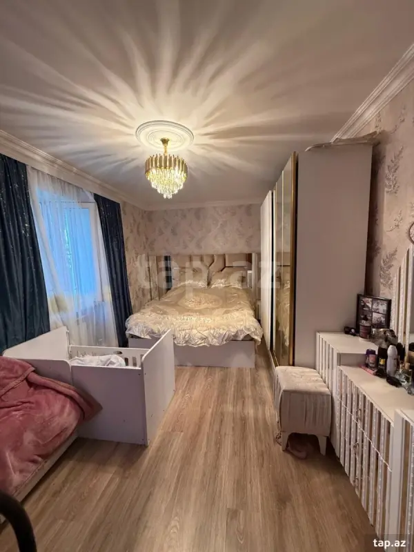 Satılır 4 otaqlı mənzil 95 m²