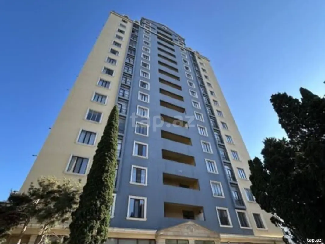 Satılır 3 otaqlı yeni tikili 130 m²