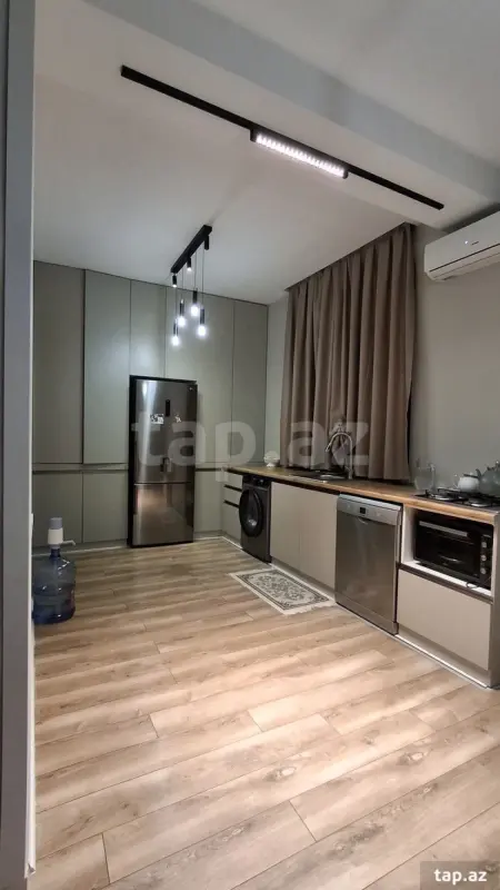 Satılır 4 otaqlı mənzil 95 m²