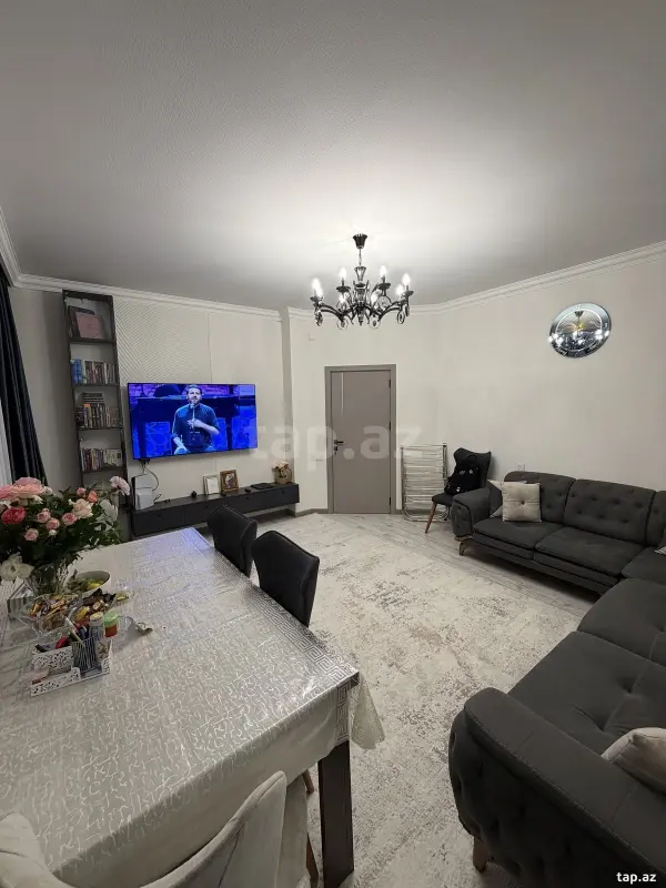 Satılır 4 otaqlı mənzil 132 m²