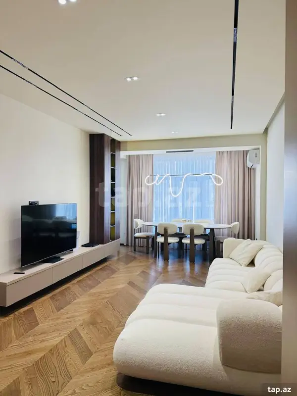 Satılır 3 otaqlı yeni tikili 125 m²