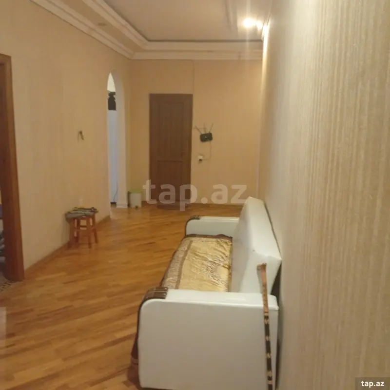 Satılır 3 otaqlı yeni tikili 120 m²