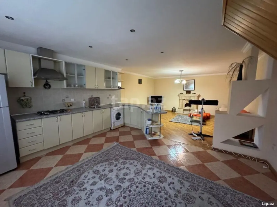 Satılır 2 otaqlı mənzil 92 m²