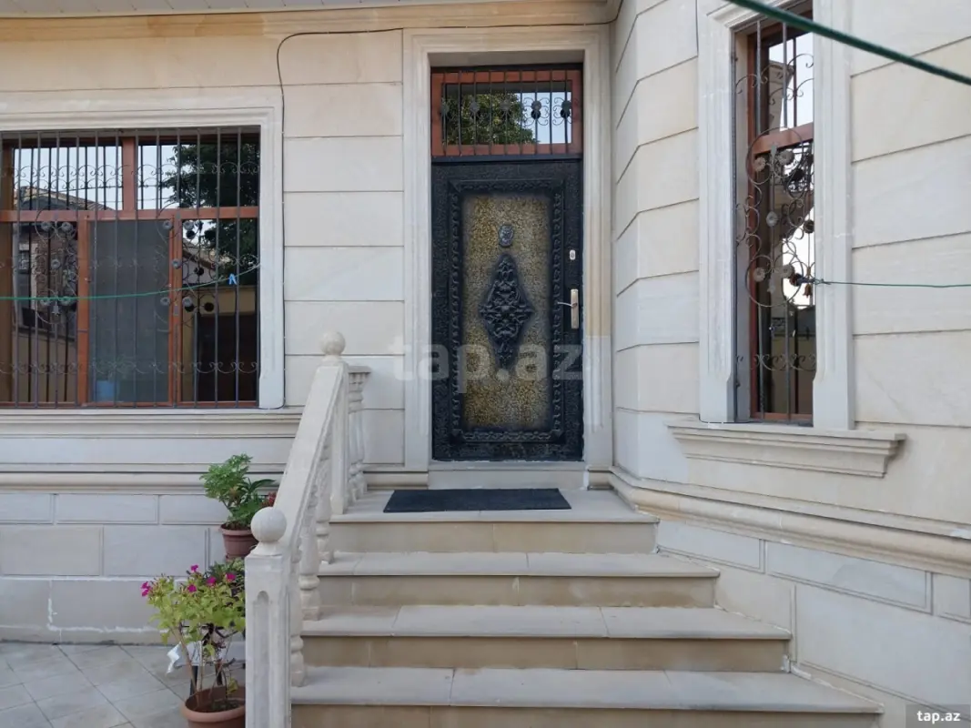 Satılır 4 otaqlı həyət evi 200 m²