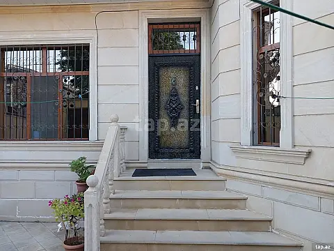 Satılır 4 otaqlı həyət evi 200 m² — Bakı, Bakıxanov 4 otaq 200.00 m²