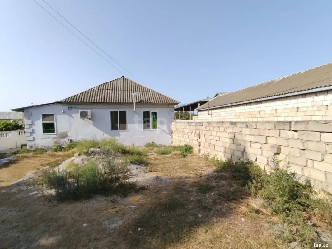 Satılır 4 otaqlı həyət evi 100 m²