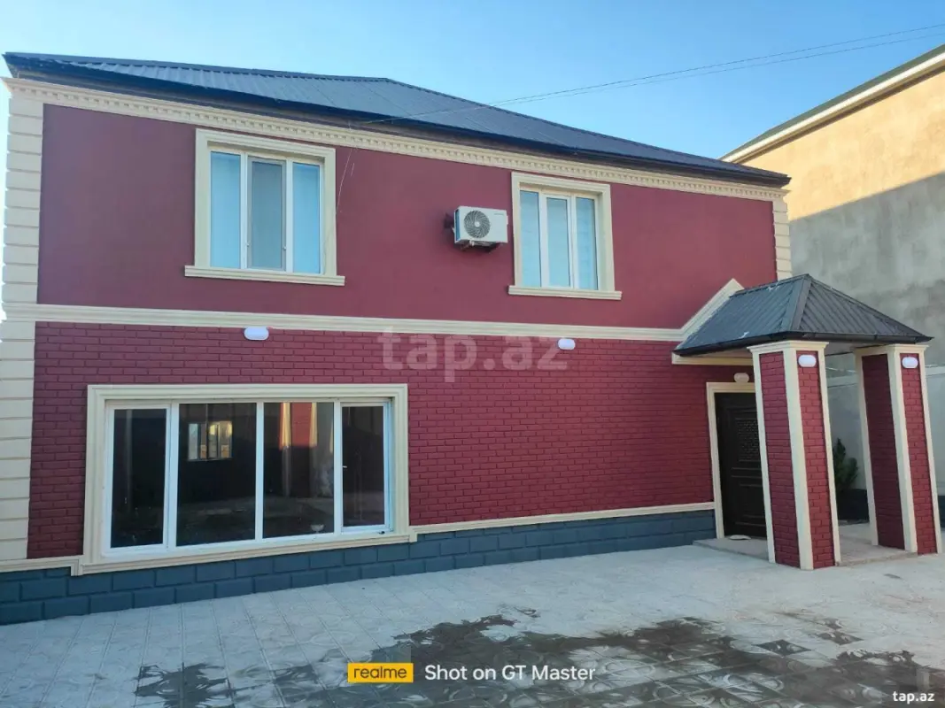 Satılır 5 otaqlı həyət evi 240 m²