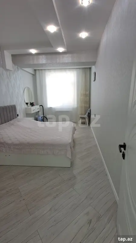 Kirayə verilir 2 otaqlı yeni tikili 70 m²