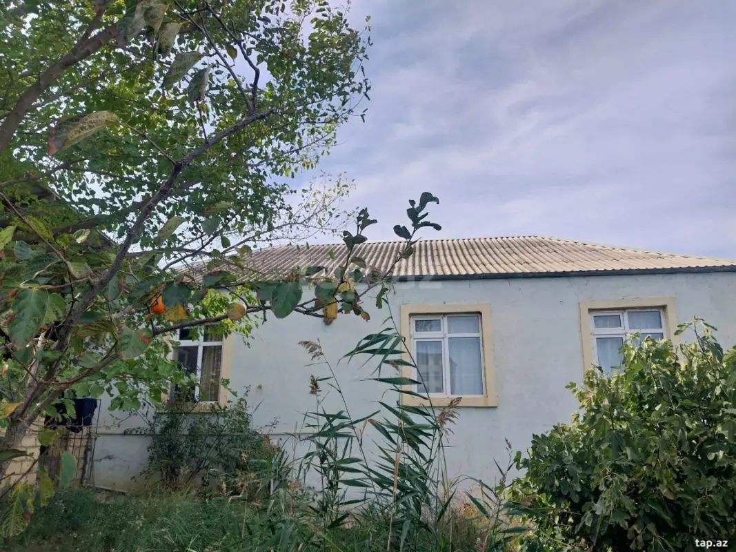 Satılır 4 otaqlı həyət evi 1200 m²
