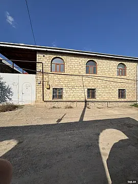 Satılır 9 otaqlı həyət evi 111111 m² — Gəncə 9 otaq 111111.00 m²
