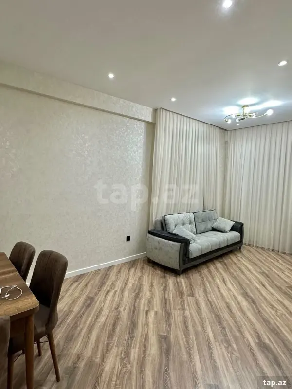 Kirayə verilir 2 otaqlı yeni tikili 80 m²