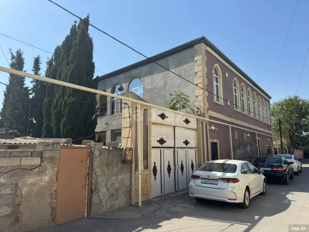 Satılır 10 otaqlı həyət evi 600 m²