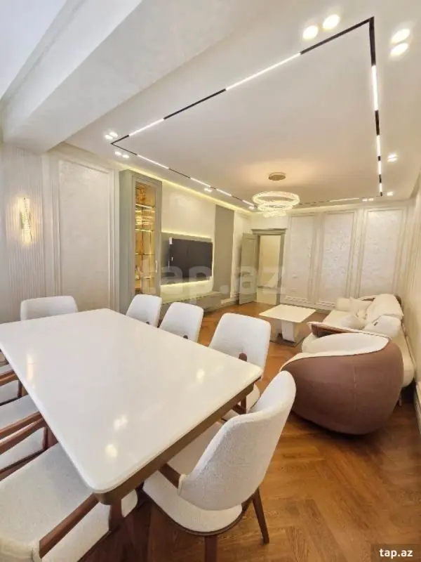 Satılır 4 otaqlı yeni tikili 176 m²