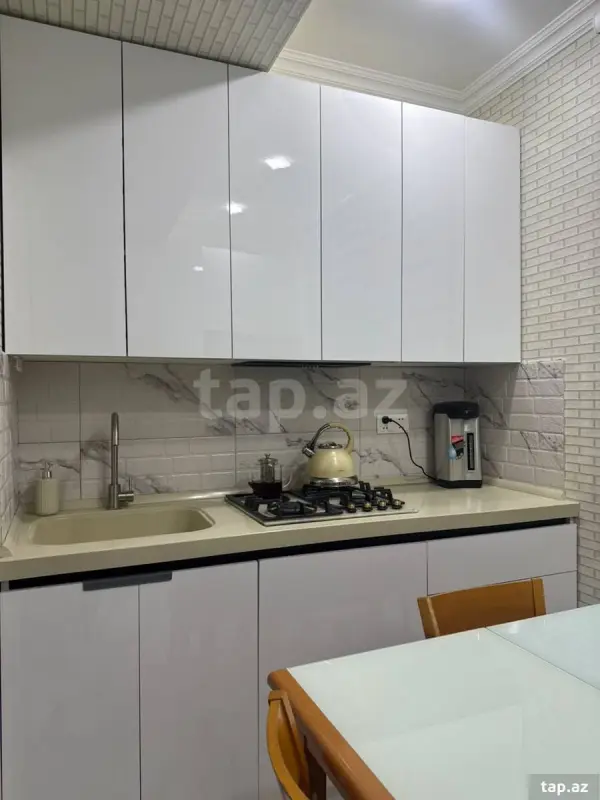 Kirayə verilir 3 otaqlı yeni tikili 90 m²